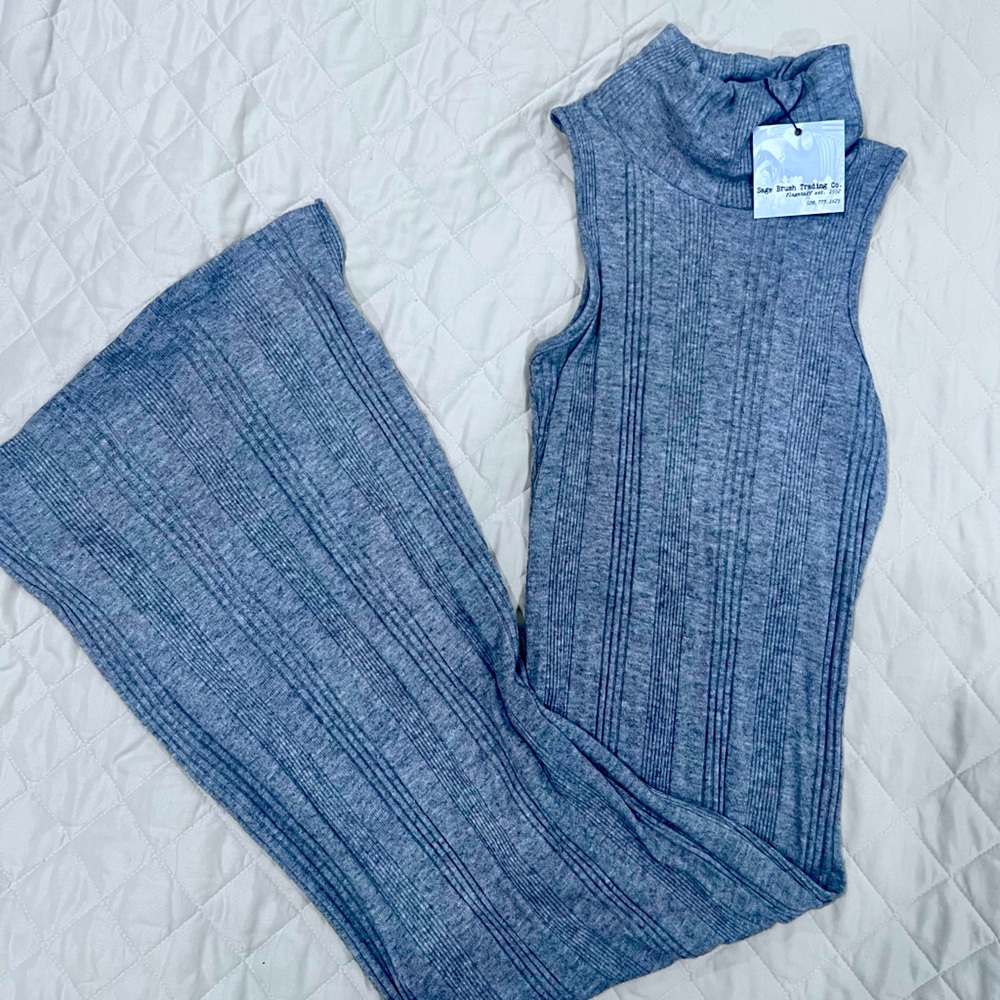 Sleeveless turtleneck slim dresss new with tags
